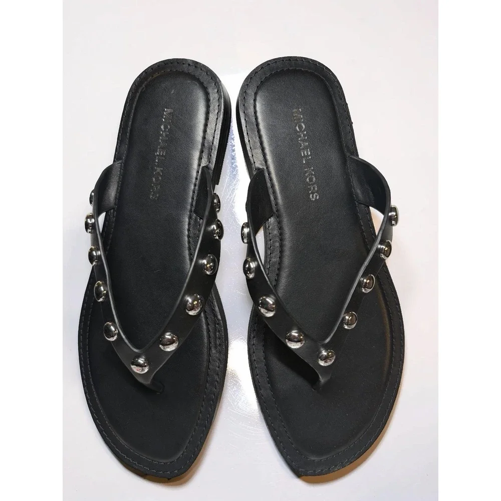 Michael Kors KOKO Flip Flops Black with Silver Leather upper Women's Size 8.5